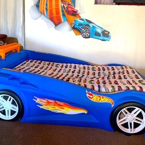 HOTWHEELS Toddler to Twin Bed frame!